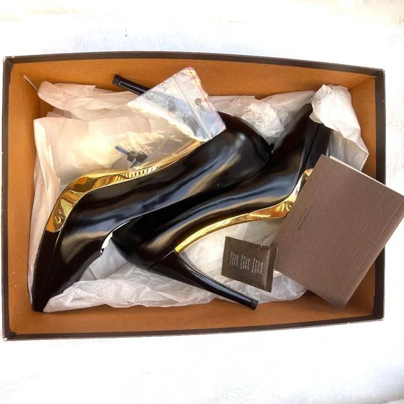 Auc Louis Vuitton Black Leather gold metal trim Pumps 7,5 Rare! $1000 - Picture 16 of 17